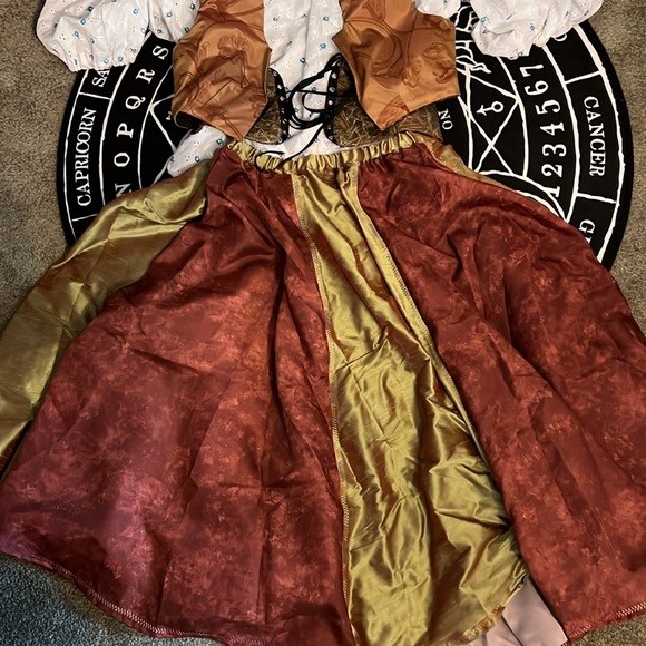 Cottagecore renfaire lotr hobbit fantasy cosplay 🧝🏼♀️🍄 - Picture 3 of 6